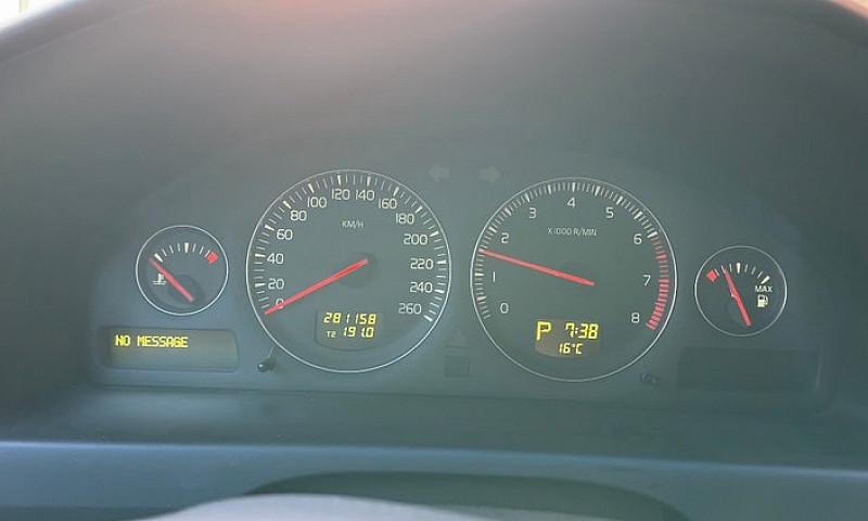 06 Volvo S60...