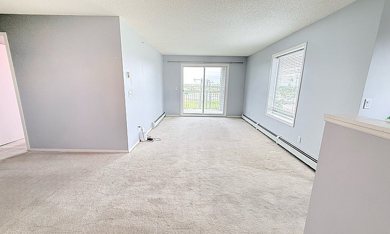 Bright 2 Bed, 1 Bath...