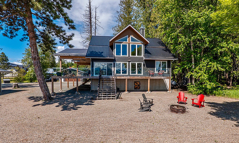 Shuswap Lakefront Es...