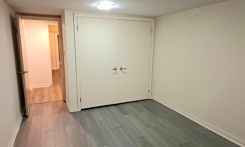 Basement  Unit With ...