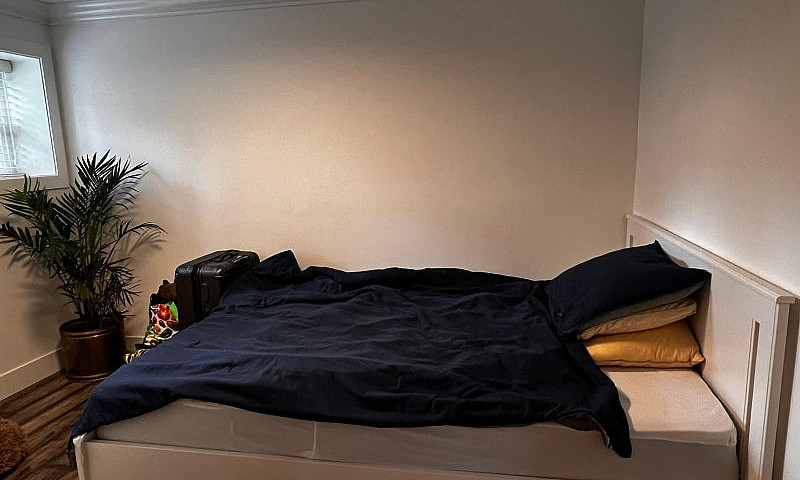 Bright 1 Bedroom Sui...