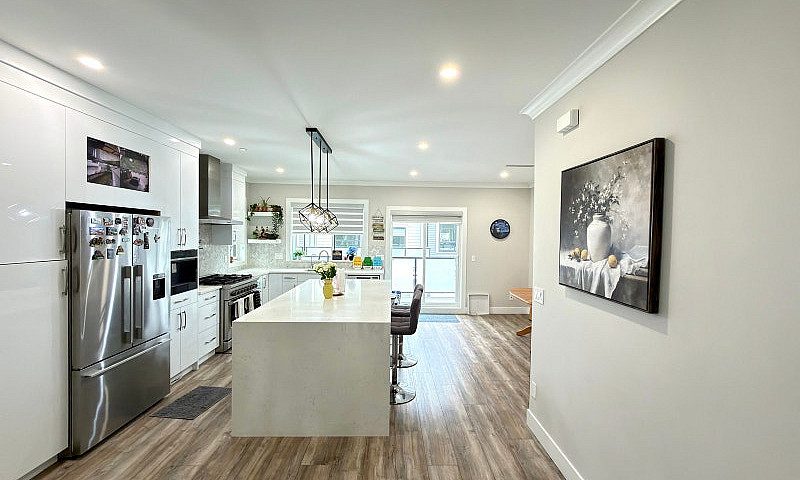  Spacious 3 Bed + 2....
