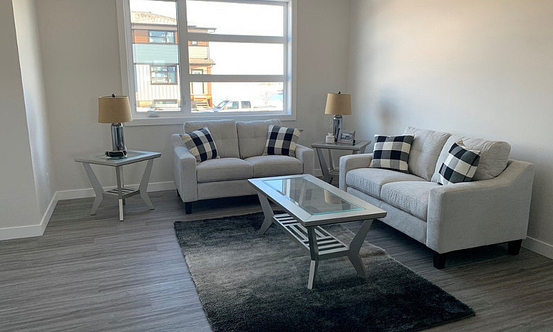 Spacious Duplex- Gre...