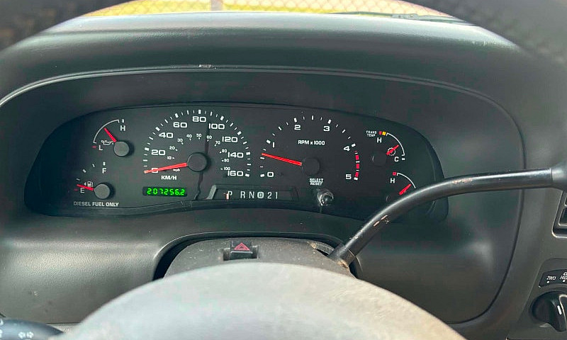 2003 Ford Excursion4...