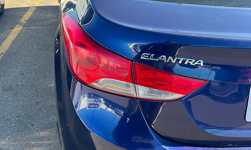2012 Hyundai Elantra...