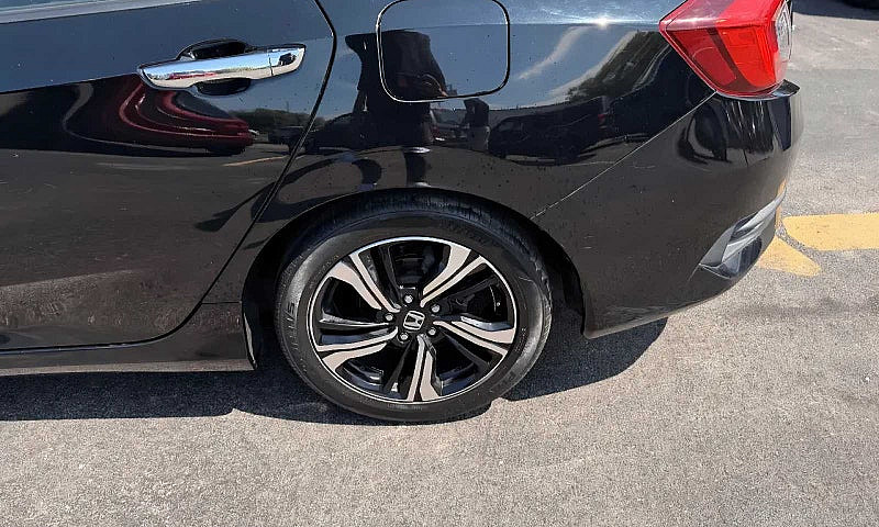 2018 Honda Civic Tou...
