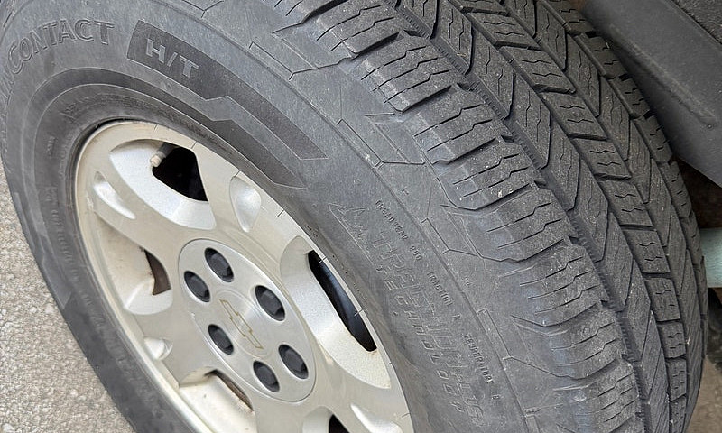 2005 Chevy Avalanche...