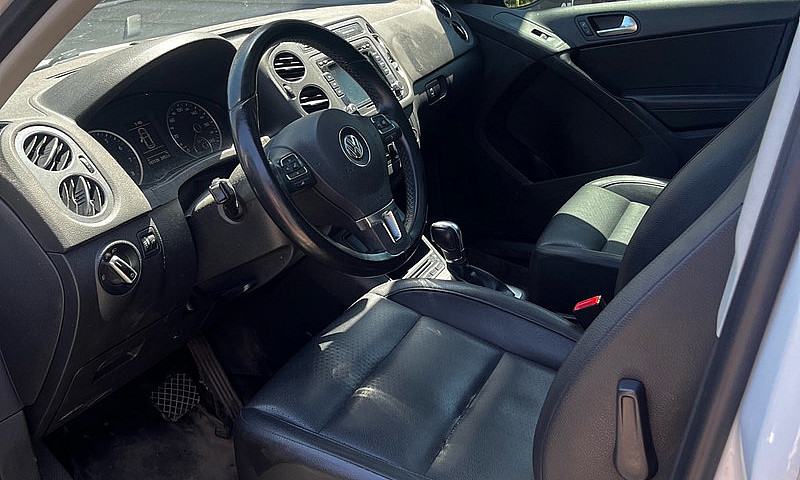 2012 Vw Tiguan...