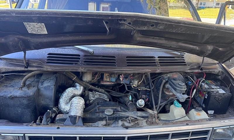 Dodge Ram B250 Royal...