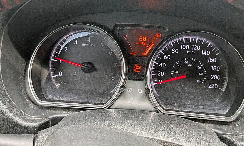 2014 Nissan Versa Sv...