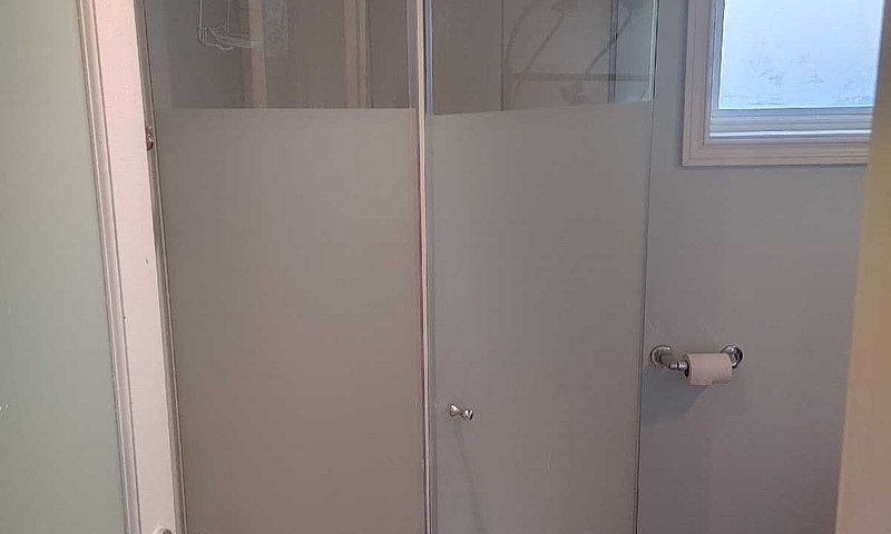 1 Bedroom Basement S...