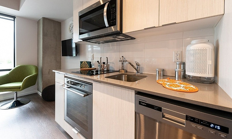 One Bed Furnished Wi...