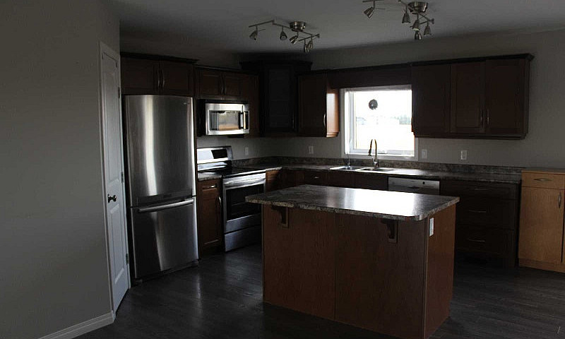 House For Sale In Qu...