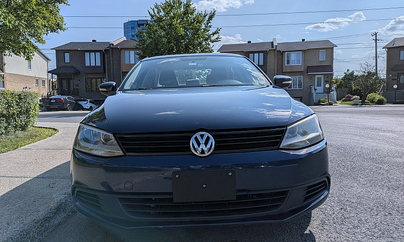 2012 Volkswagen Jett...