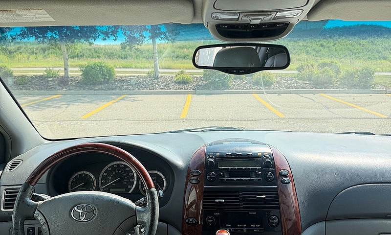 2005 Toyota Sienna A...