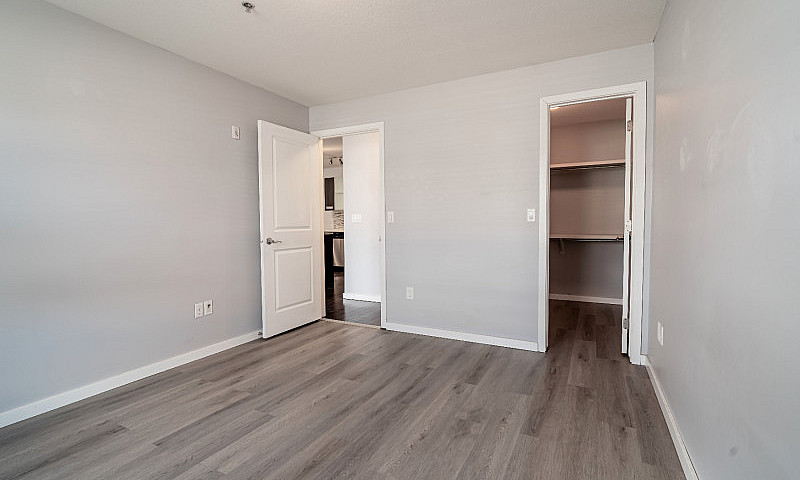 Apartment Condo For ...