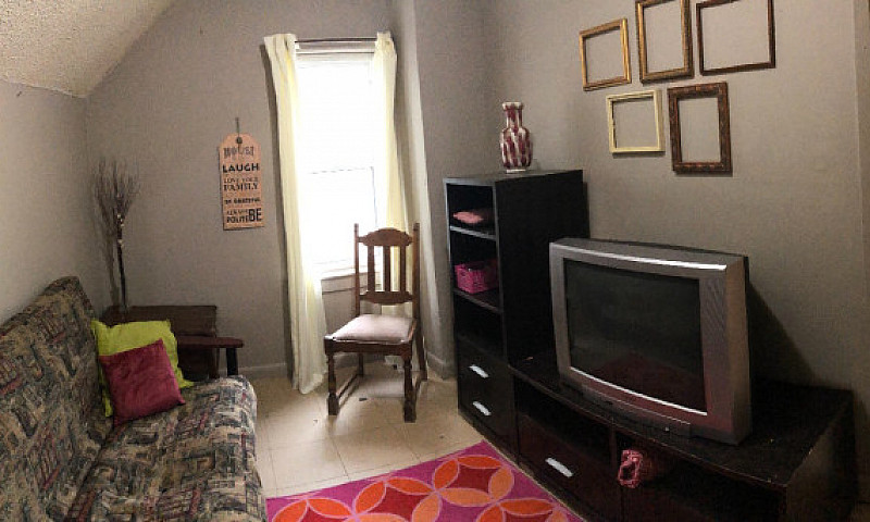 5 Bedroom 2 Bath Hom...