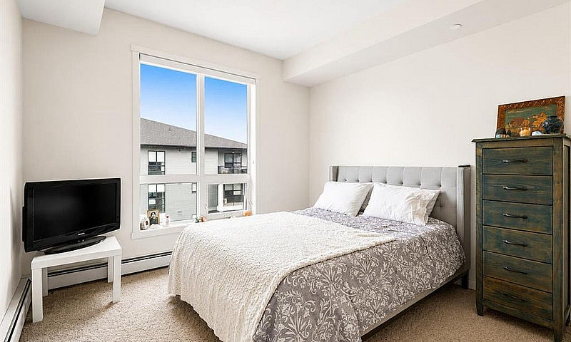 Legacy Encore Condo...