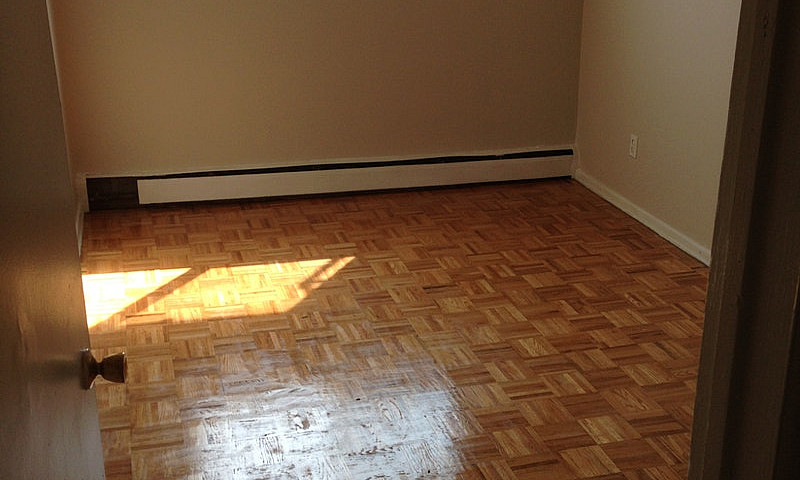 Lge 2Bdrm W/New Kitc...
