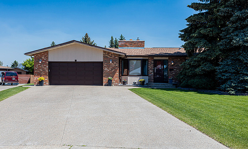Just Listed: 9825 18...