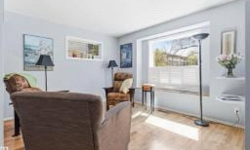 Furnished Room For R...