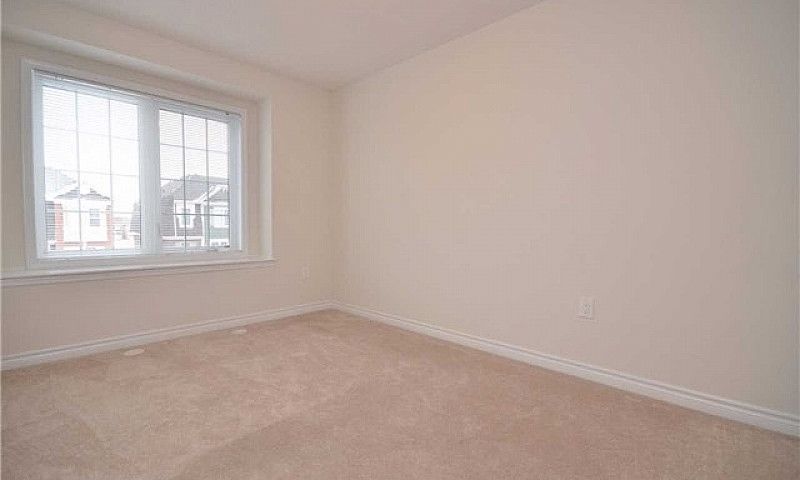 Spacious 3 Bed 3 Bat...
