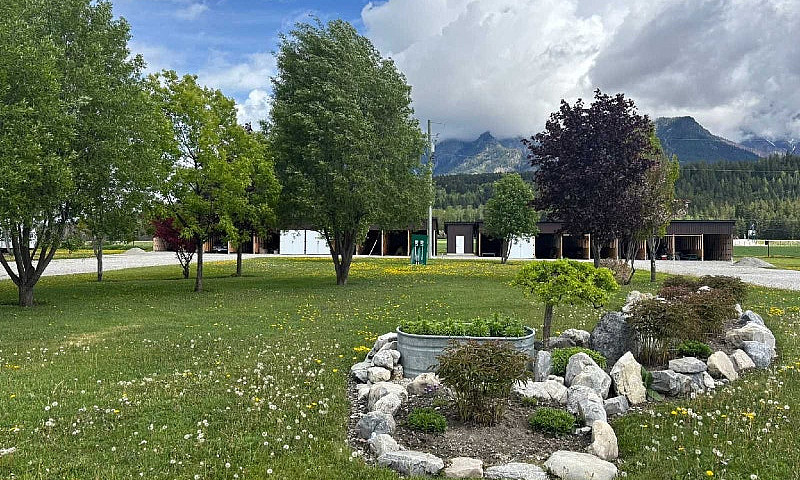 Golden, Bc Rv/Park M...
