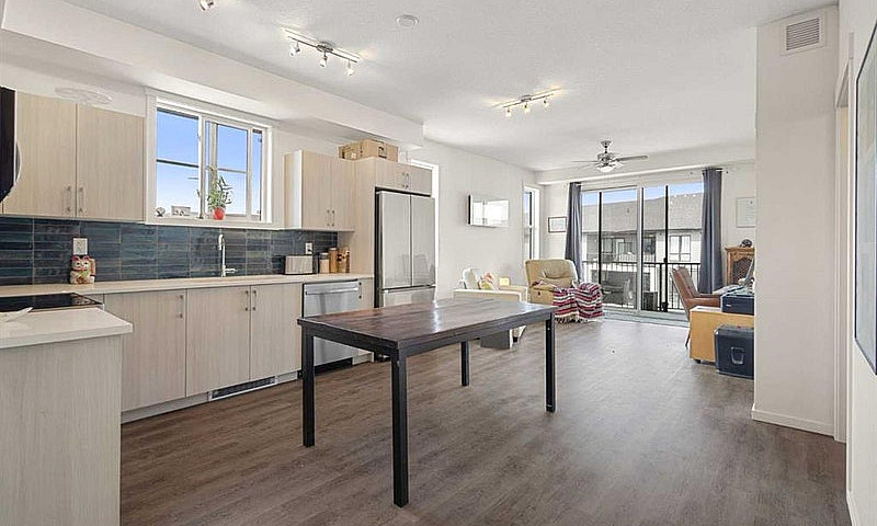 Legacy Encore Condo...