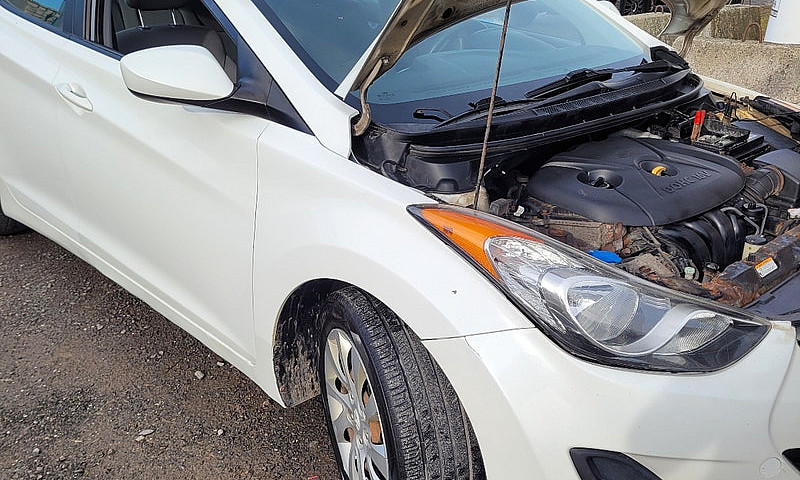 2012 Hyundai Elantra...
