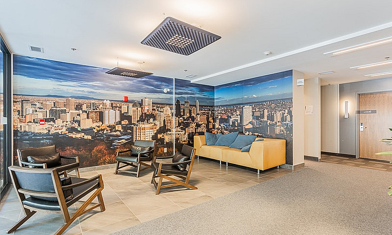 Spacious Luxury Stud...