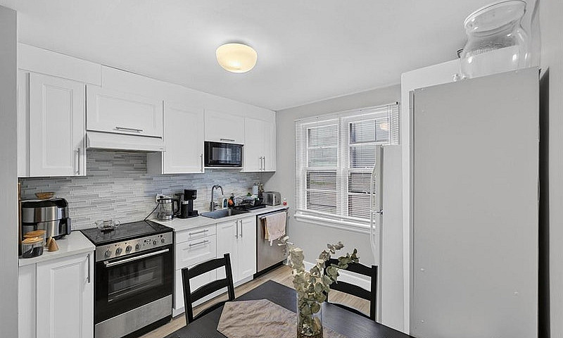 Renovated 2-Bedroom ...