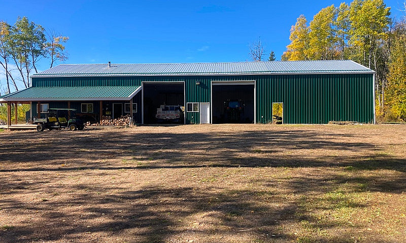 Hunting Lodge & 5 Qu...