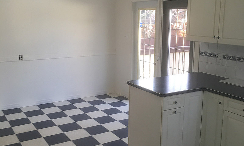Main Floor Suite Wes...
