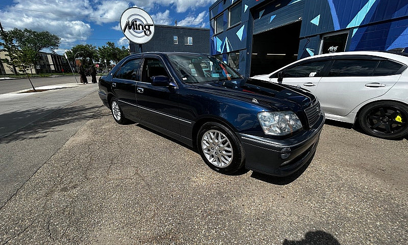 2000 Toyota Crown At...