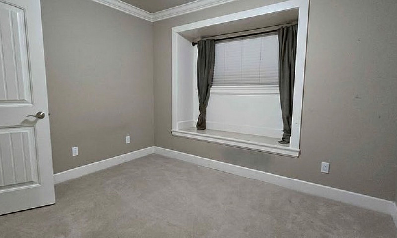 4 Beds 3 Baths House...