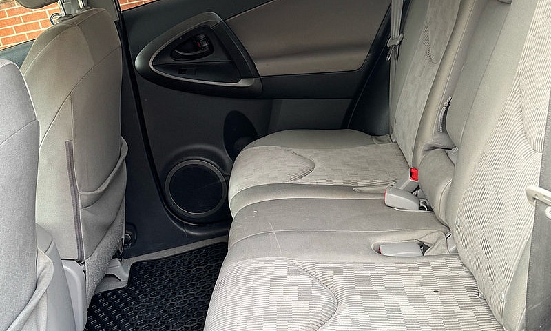 Toyota Rav4 2012...