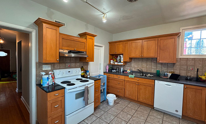 **2 Bed 1 Bath Duple...