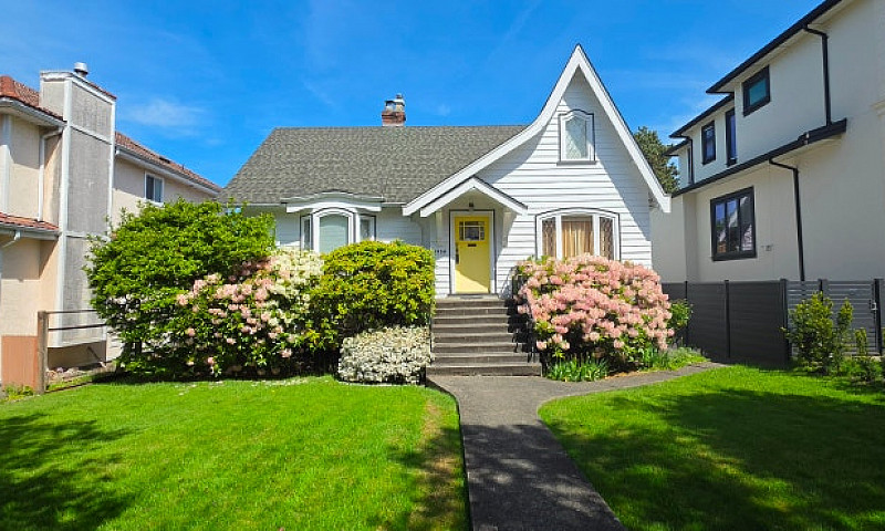 Vancouver // 4Beds +...