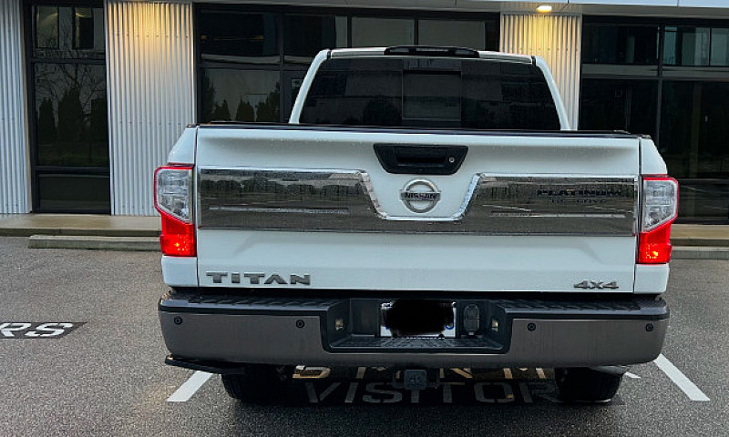2018 Nissan Titan Pl...