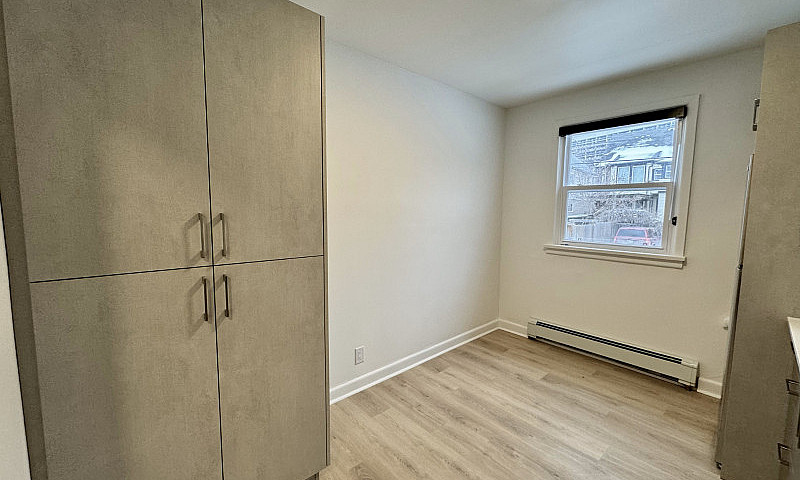 1 Bed 1 Bath Suite C...