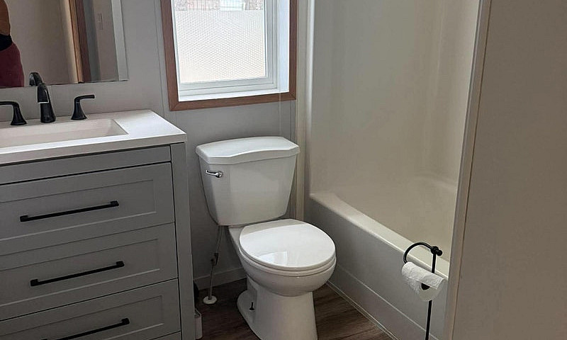 3 Bed 2 Bath 0.4 Acr...