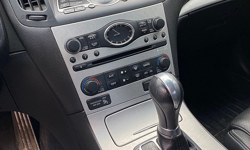2009 Infiniti G37Xs ...
