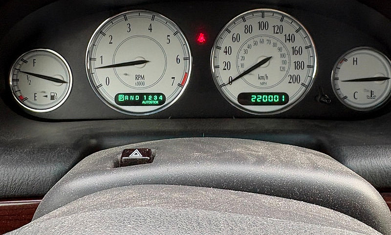2000 Chrysler 300M...