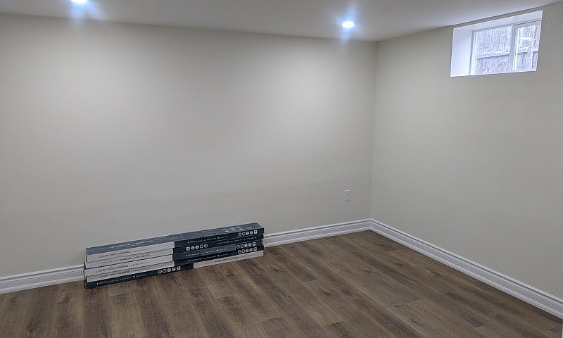 2 Bhk + Den | Legal ...