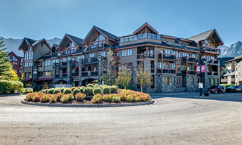 For Sale: 505 Spring...