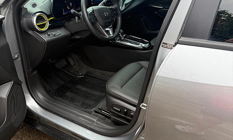 2025 Chev Trax Activ...