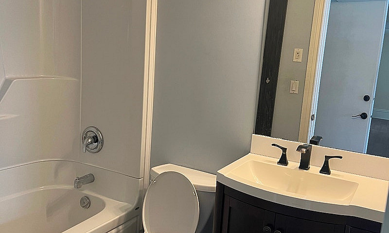 Gorgeous 1 Bedroom +...