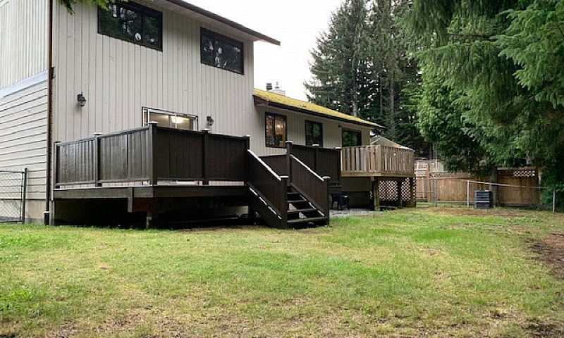 Spacious 6 Bedrooms ...