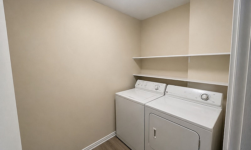 Close To U Of L, 2Br...