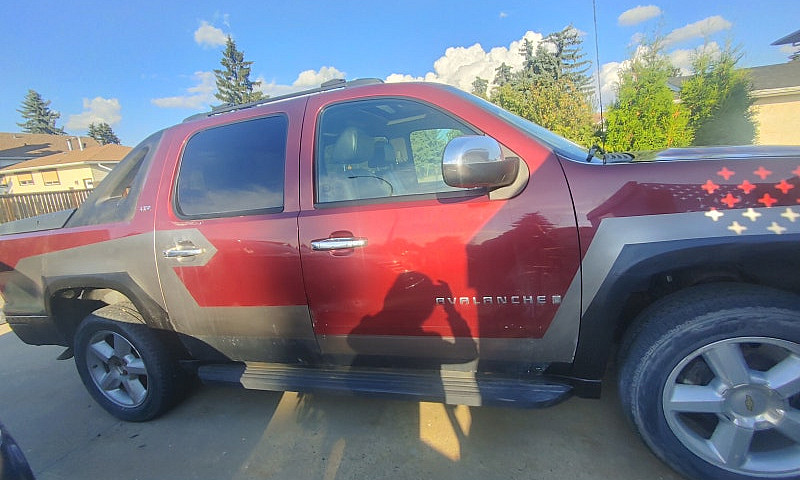 2008 Chevy Avalanche...